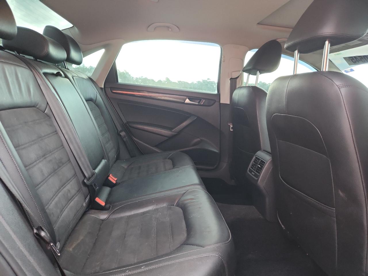 2015 Volkswagen Passat Sel VIN: 1VWCV7A37FC076139 Lot: 85290545