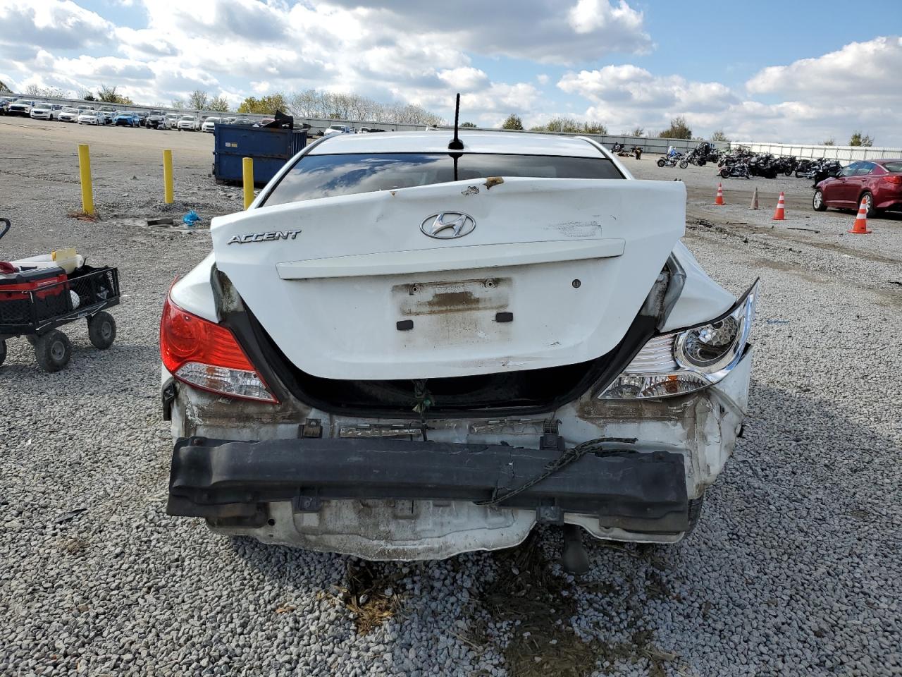 2014 Hyundai Accent Gls VIN: KMHCT4AE1EU686860 Lot: 89723235