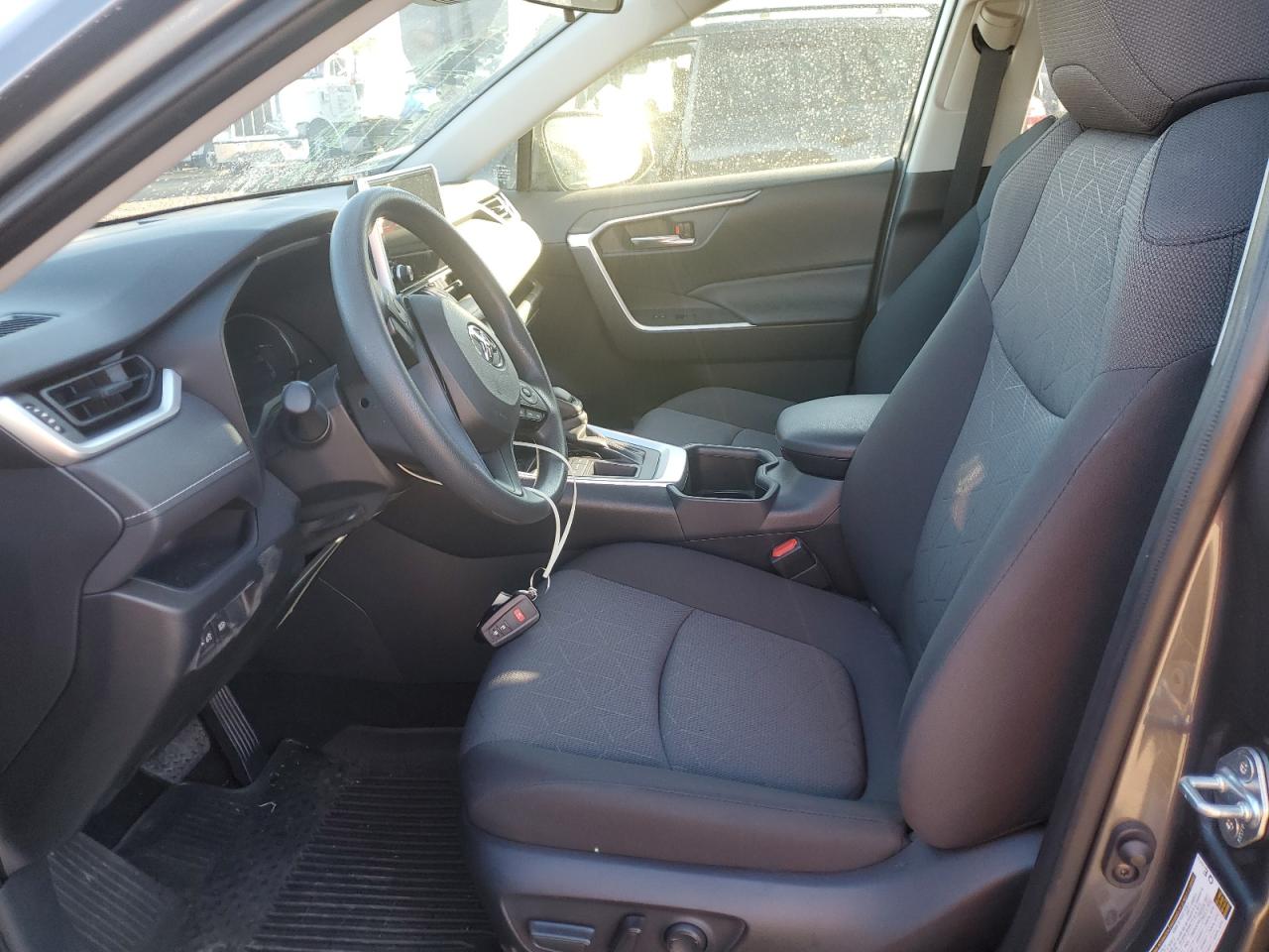 2024 Toyota Rav4 Xle VIN: JTMW1RFV4RD123871 Lot: 84354185