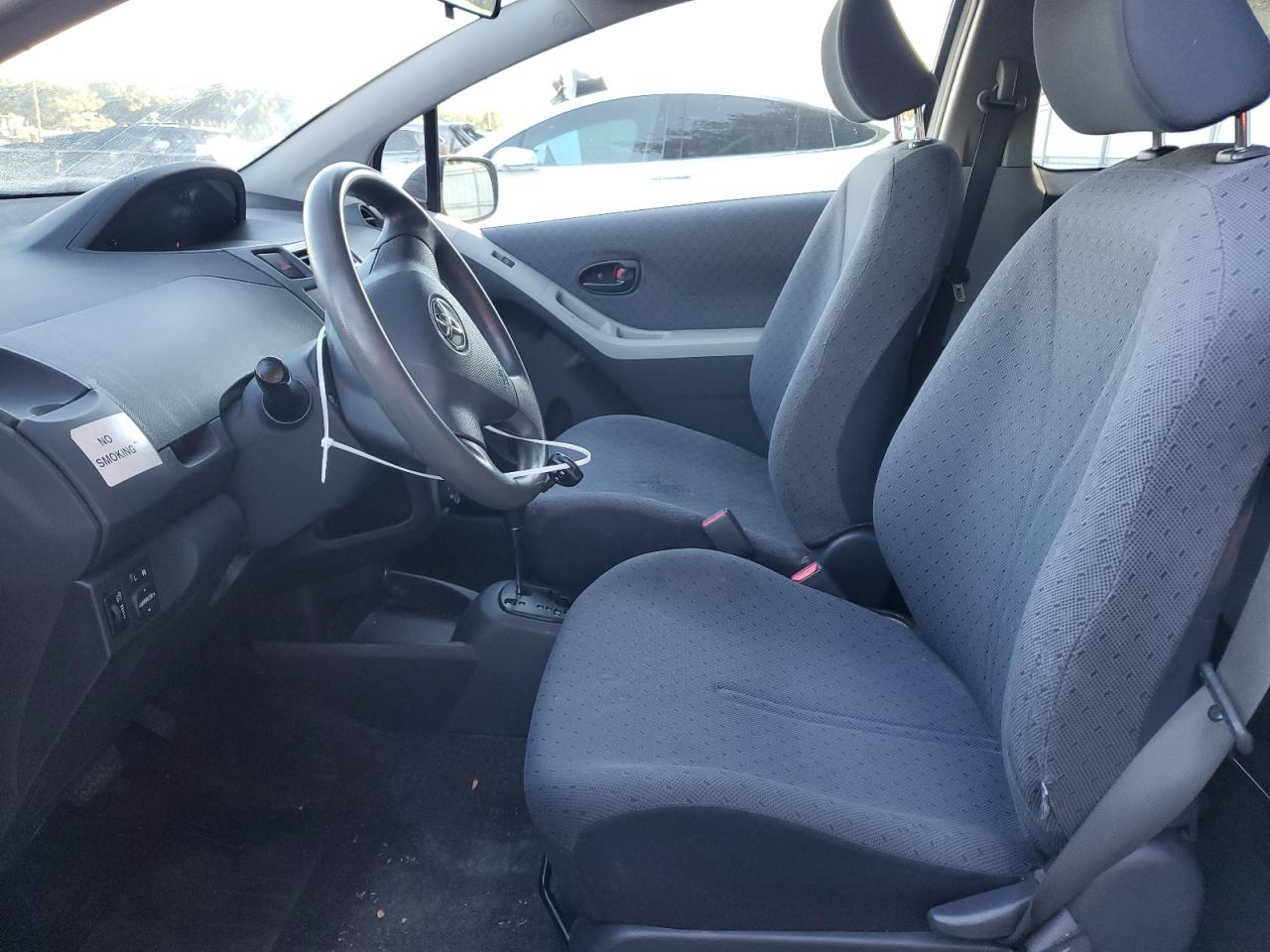 2010 Toyota Yaris VIN: JTDJT4K36A5318123 Lot: 84933445