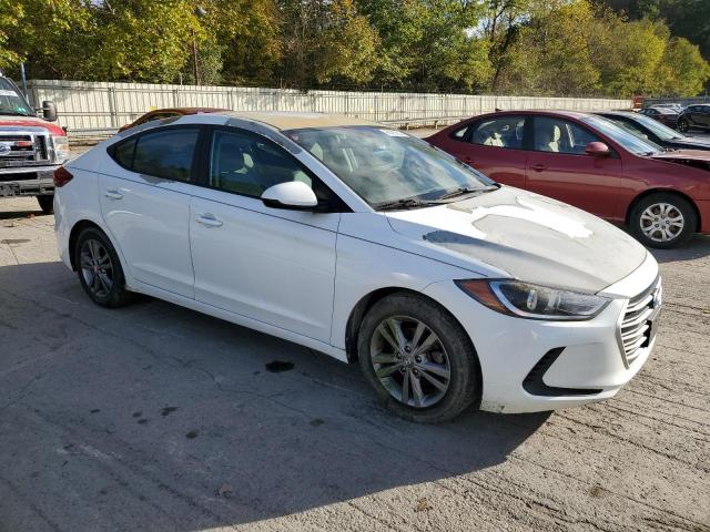  HYUNDAI ELANTRA 2017 Белы