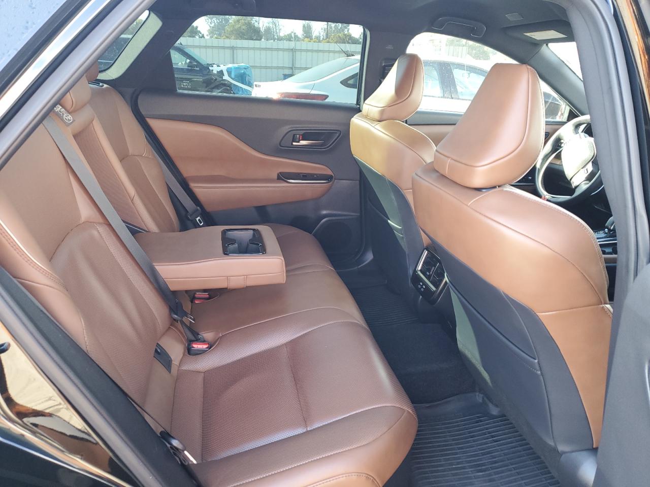 2025 Toyota Crown Signia Xle VIN: JTDACAAJ0S3008450 Lot: 82568575