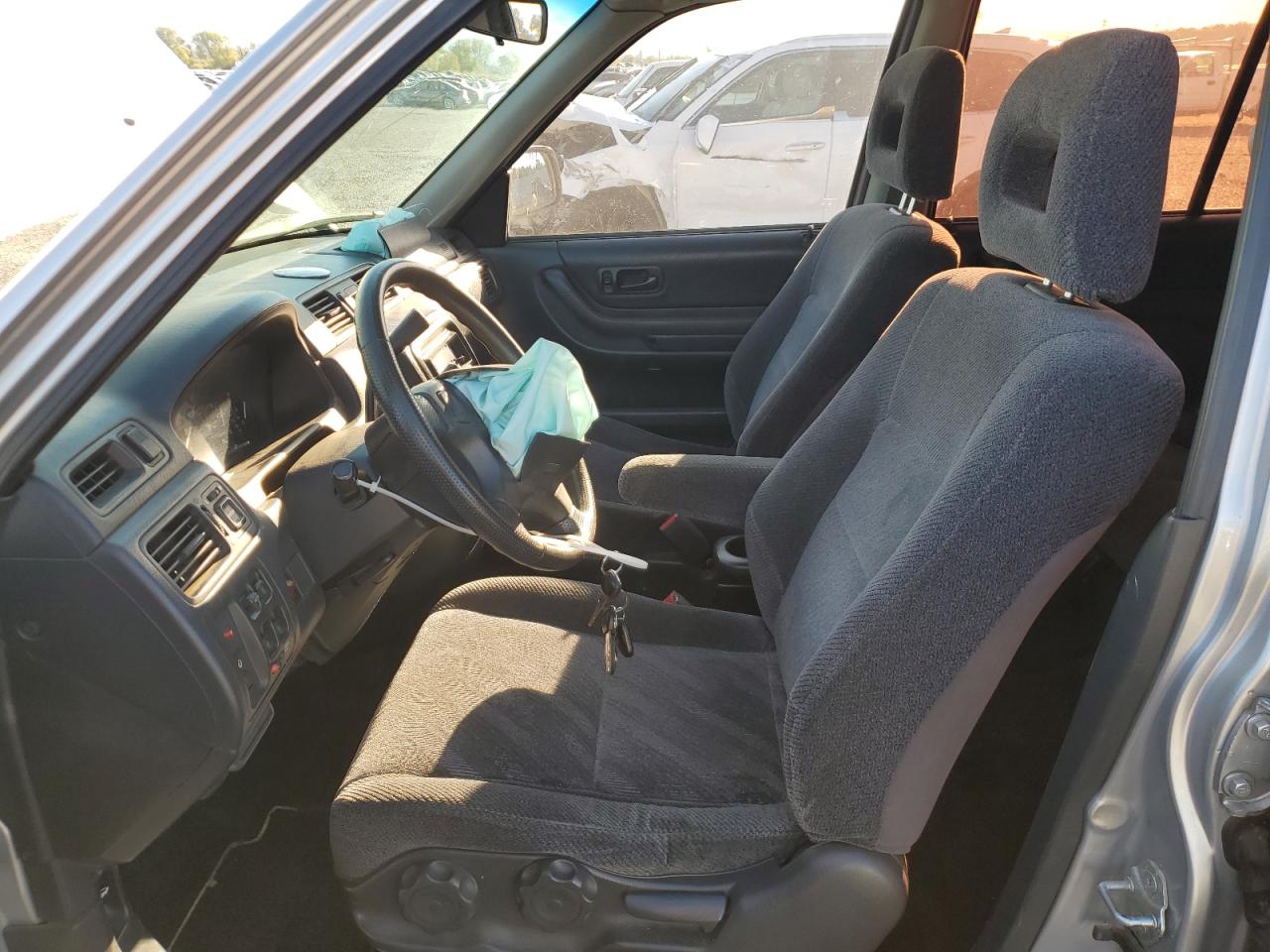 2000 Honda Cr-V Lx VIN: JHLRD1849YC026490 Lot: 82296575