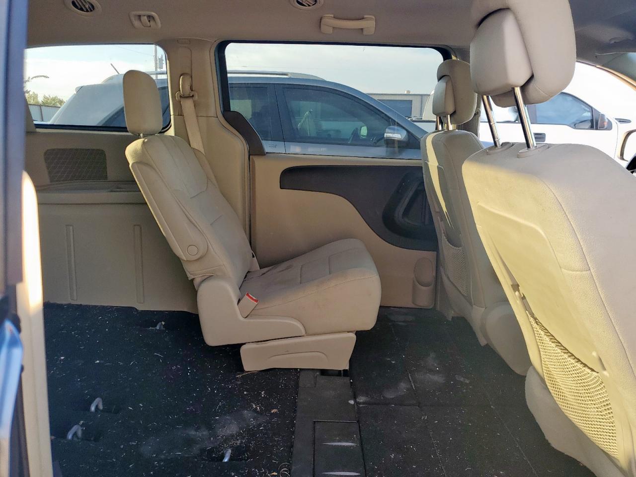2011 Chrysler Town & Country Touring VIN: 2A4RR5DG4BR782999 Lot: 85193275
