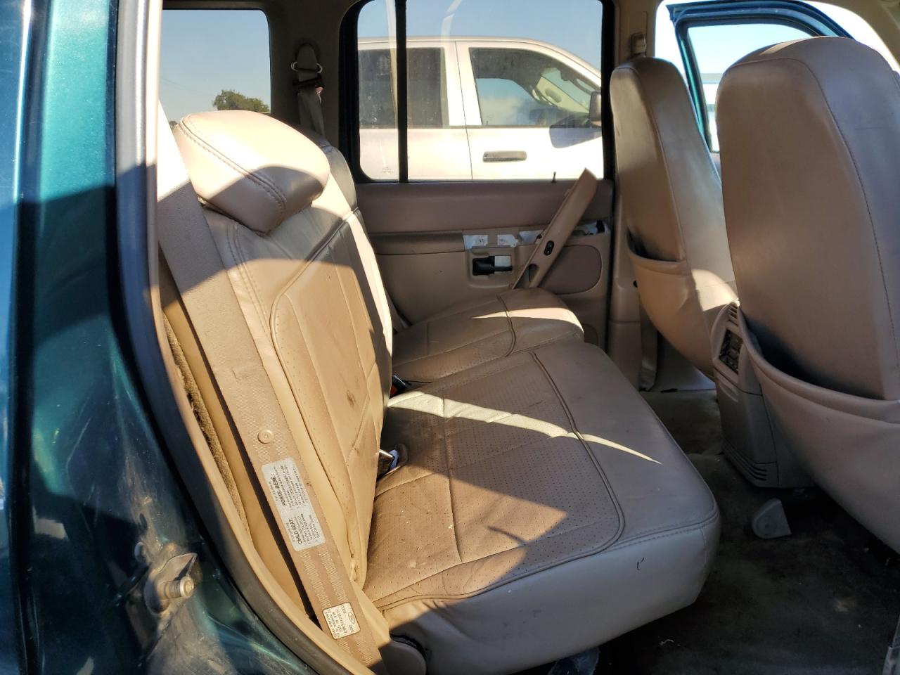 1997 Ford Explorer VIN: 1FMDU34E4VUB04211 Lot: 82253335