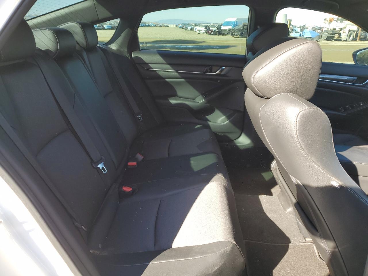 2022 Honda Accord Sport VIN: 1HGCV1F38NA052565 Lot: 82625955