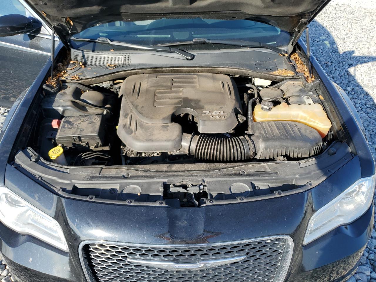 2015 Chrysler 300 Limited VIN: 2C3CCAAG1FH832817 Lot: 90476585