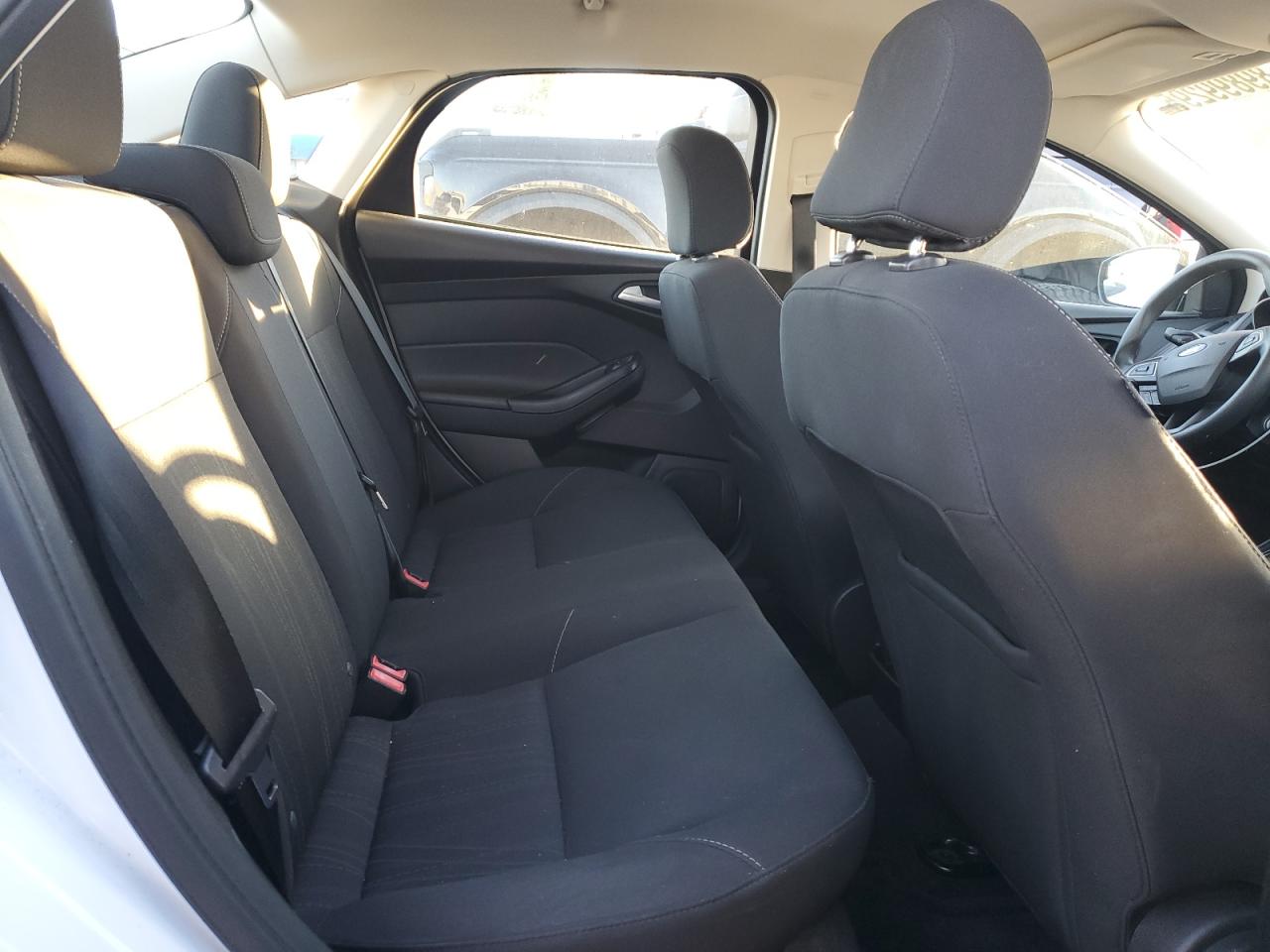 2016 Ford Focus Se VIN: 1FADP3F26GL322017 Lot: 89899295