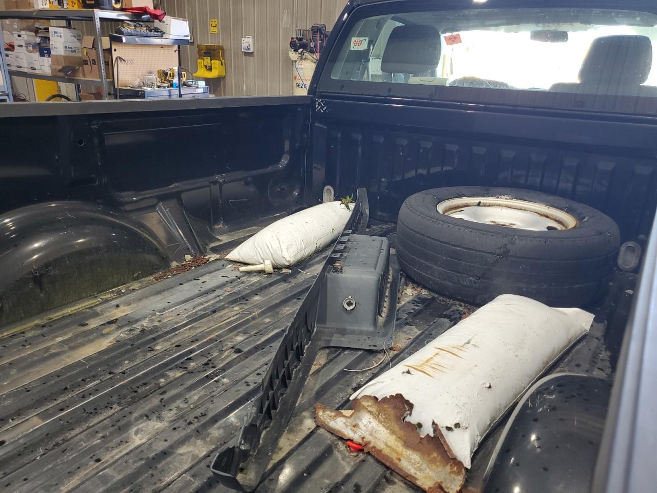 2010 Ford F150 VIN: 1FTMF1C88AKE06766 Lot: 85738805