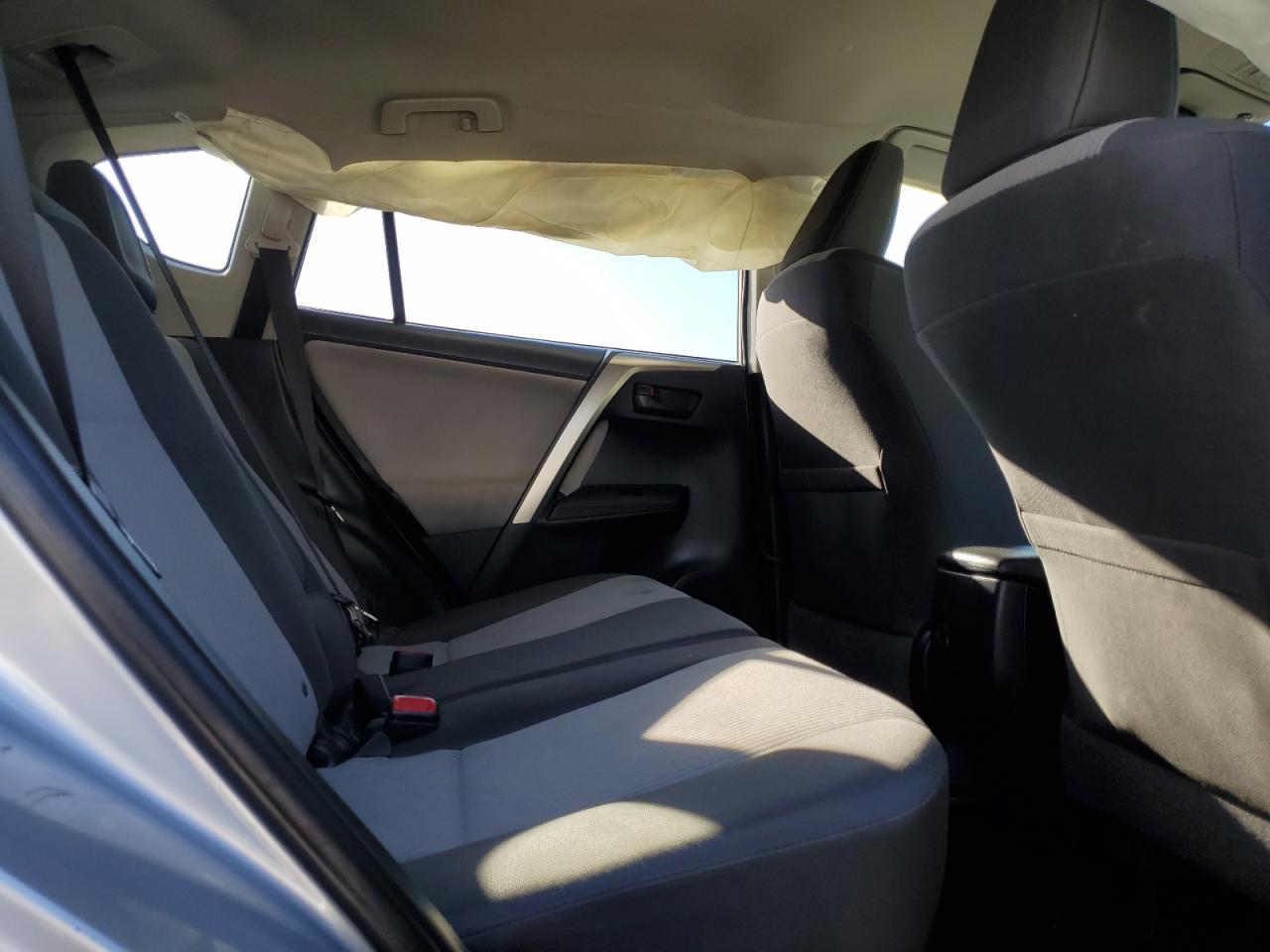 2015 Toyota Rav4 Le VIN: JTMZFREVXFJ032715 Lot: 82369825