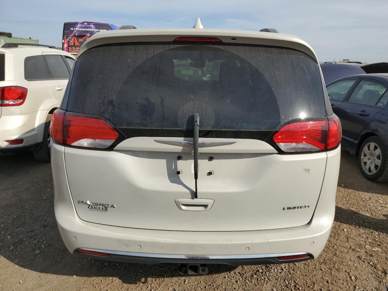 2017 Chrysler Pacifica Limited VIN: 2C4RC1GG1HR648004 Lot: 72050925