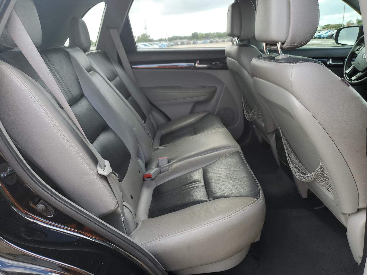 2011 Kia Sorento Base VIN: 5XYKT4A20BG065399 Lot: 85722405