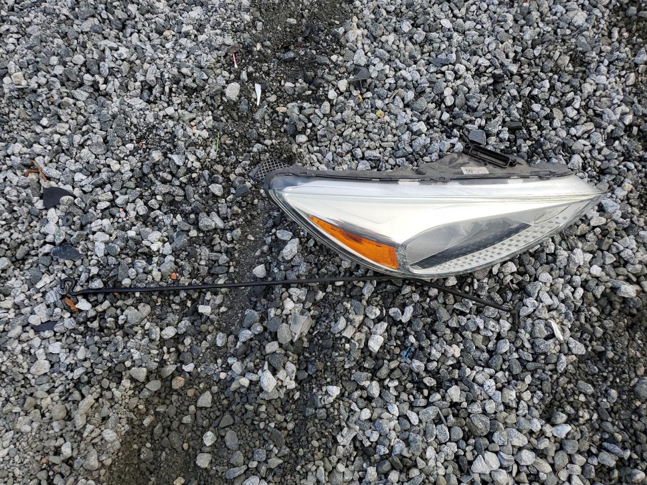 2018 Ford Focus Se VIN: 1FADP3K2XJL325760 Lot: 85007345