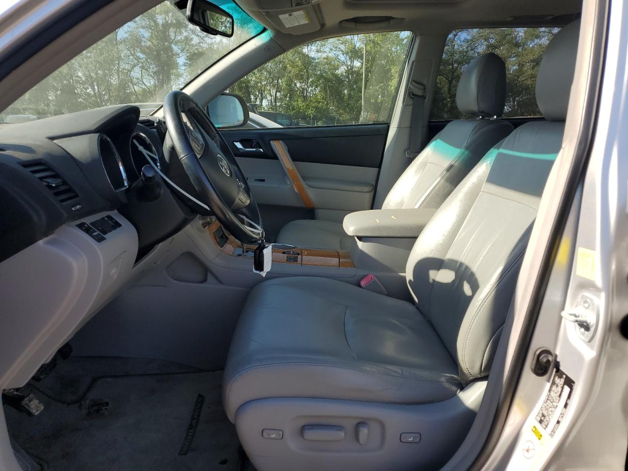 2010 Toyota Highlander Hybrid Limited VIN: JTEJW3EH4A2044572 Lot: 80207935