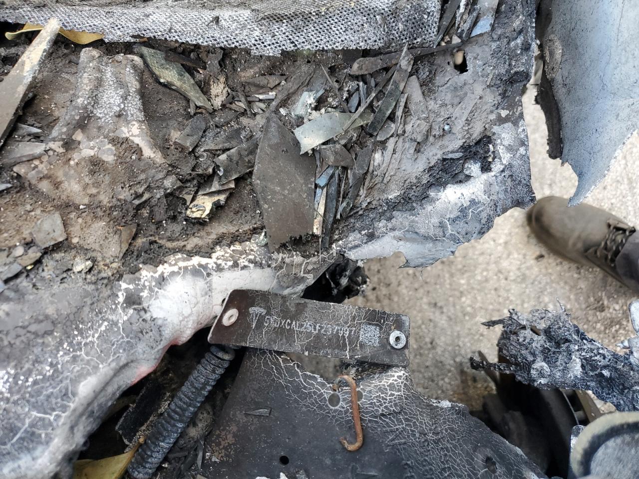 2020 Tesla Model X VIN: 5YJXCAE25LF237997 Lot: 82665255