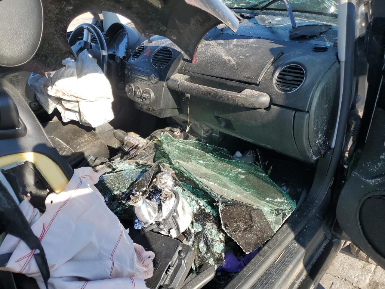 2008 Volkswagen New Beetle Convertible Se VIN: 3VWRF31Y08M402683 Lot: 84759875