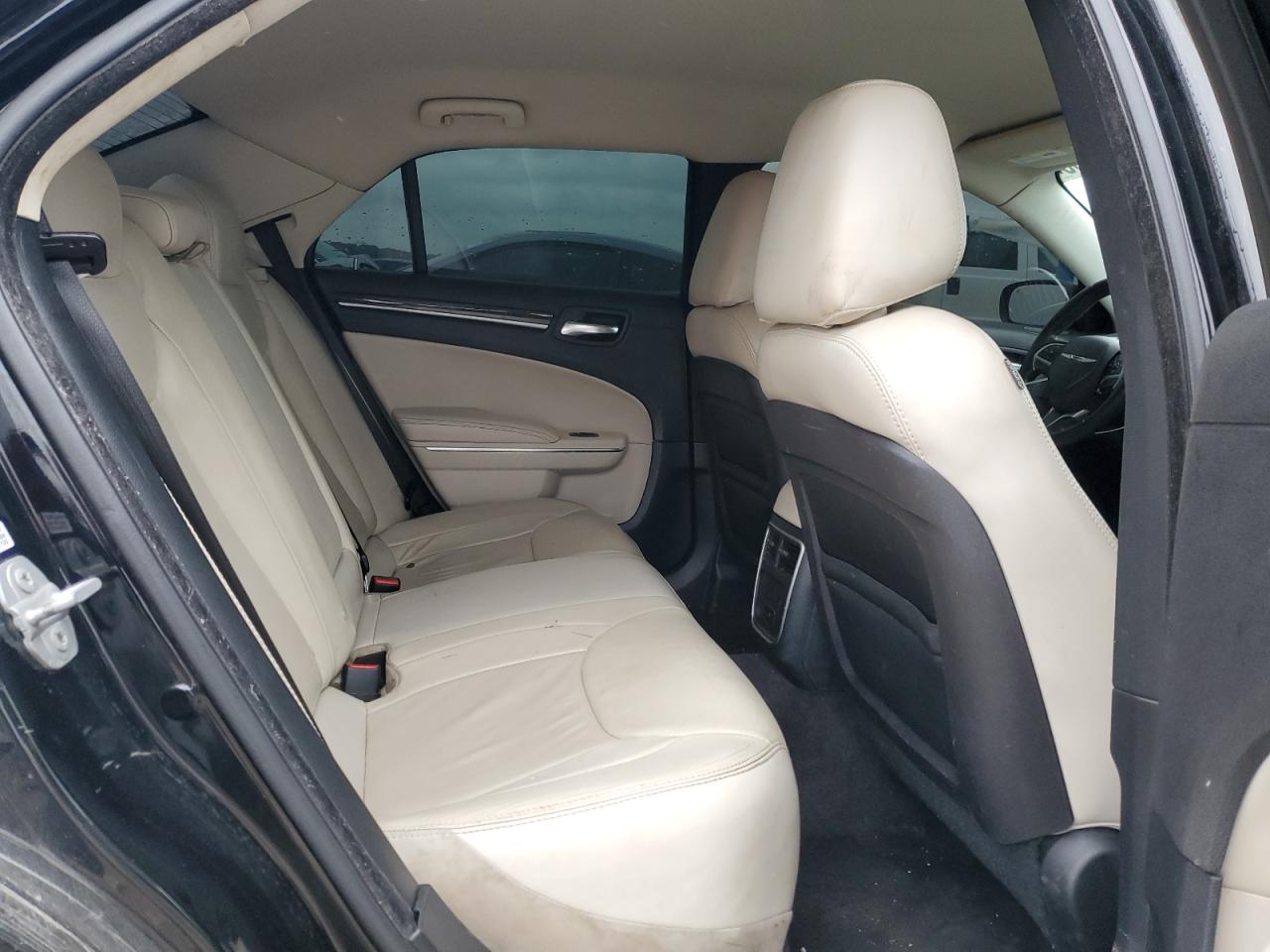 2015 Chrysler 300 Limited VIN: 2C3CCAAG6FH803281 Lot: 82607765