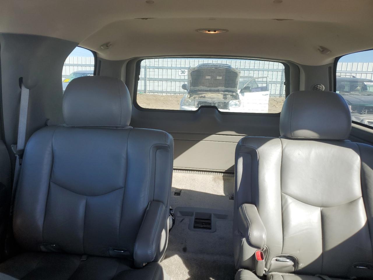 2003 Chevrolet Tahoe C1500 VIN: 1GNEC13T03R159598 Lot: 90467575