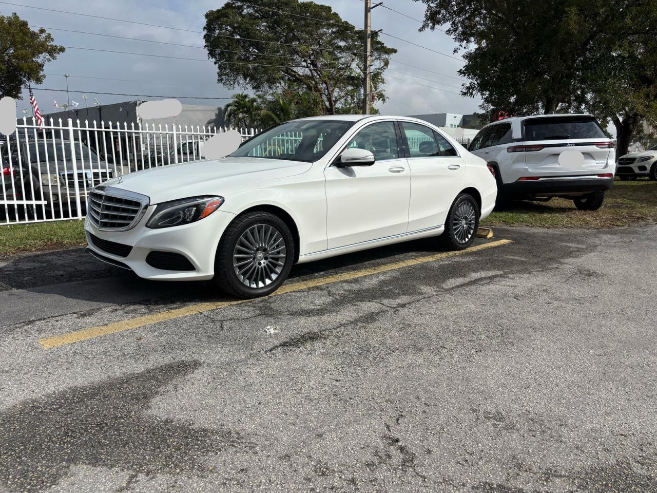 2015 Mercedes-Benz C 300 4Matic white sedan 4d gas 55SWF4KB4FU027077 photo #3
