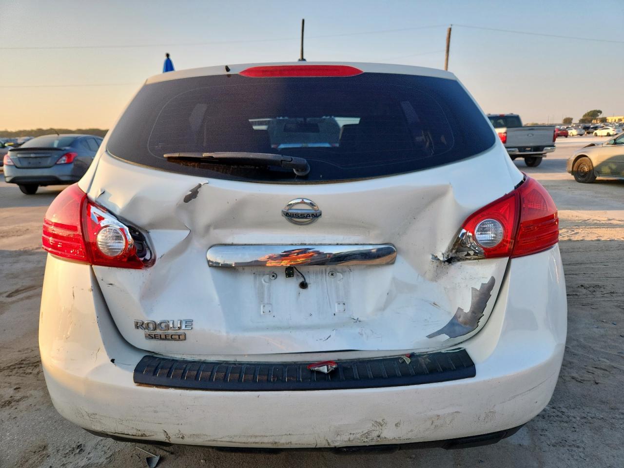 2014 Nissan Rogue Select S VIN: JN8AS5MT8EW600404 Lot: 82001415