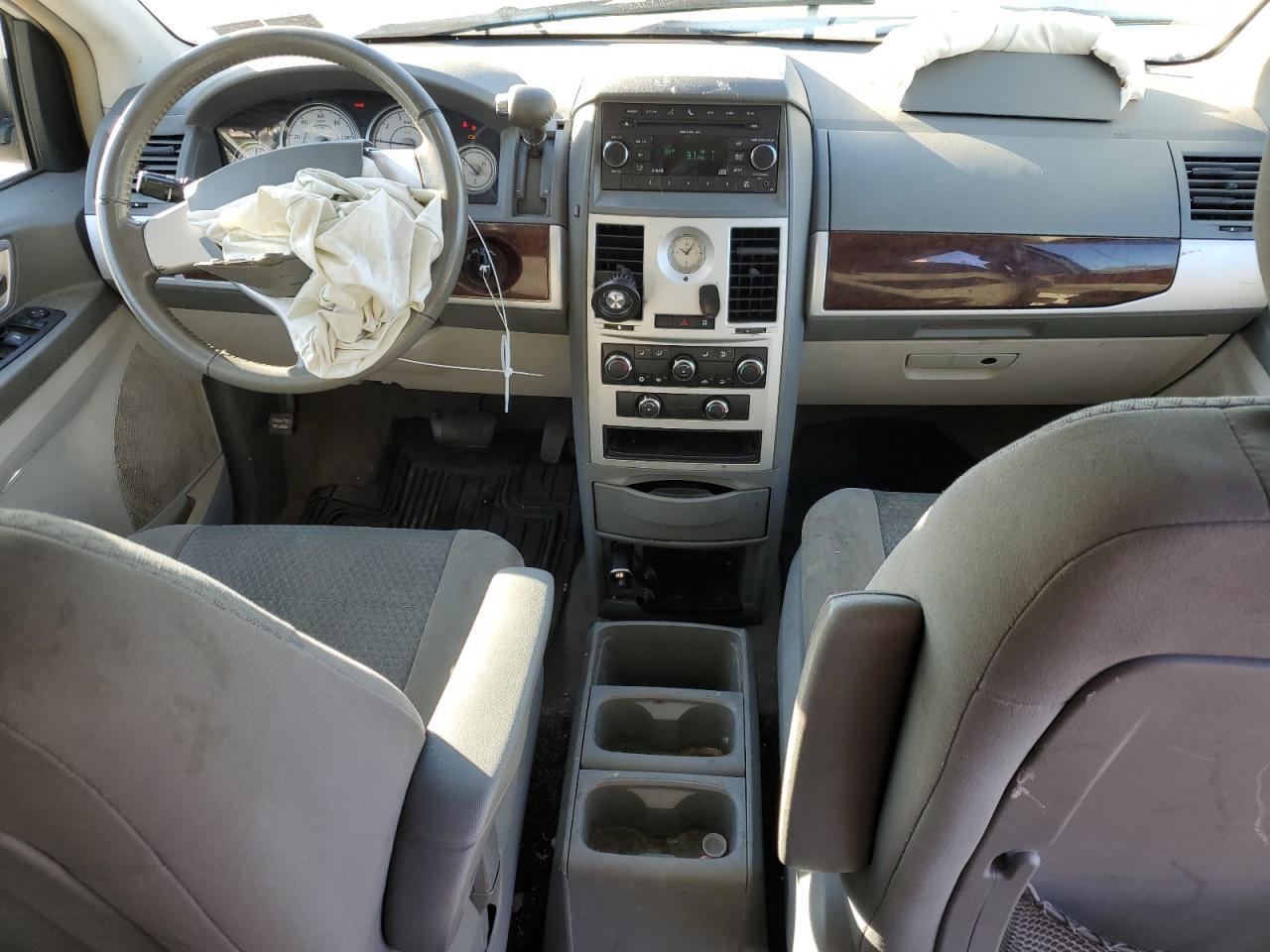 2010 Chrysler Town & Country Touring VIN: 2A4RR5D13AR185868 Lot: 82273185