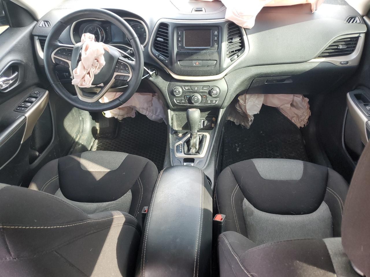 2018 Jeep Cherokee Latitude VIN: 1C4PJLCB3JD551818 Lot: 87363305