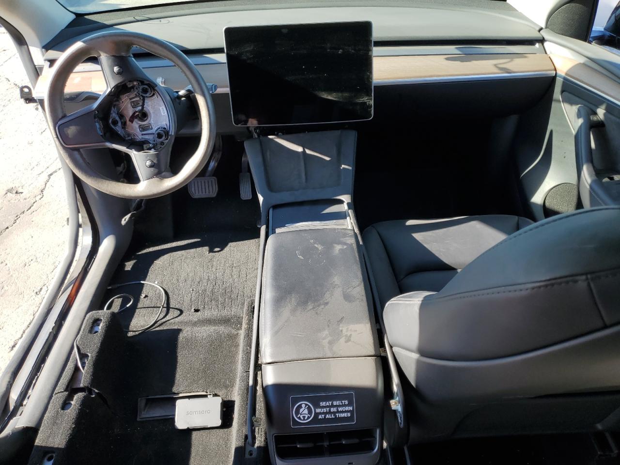 2024 Tesla Model Y VIN: 7SAYGDEEXRF070889 Lot: 90647155