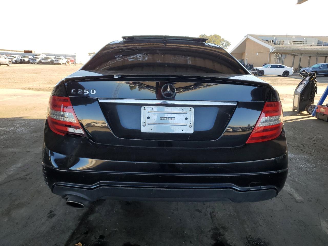 2014 Mercedes-Benz C 250 VIN: WDDGJ4HB7EG287169 Lot: 87304075