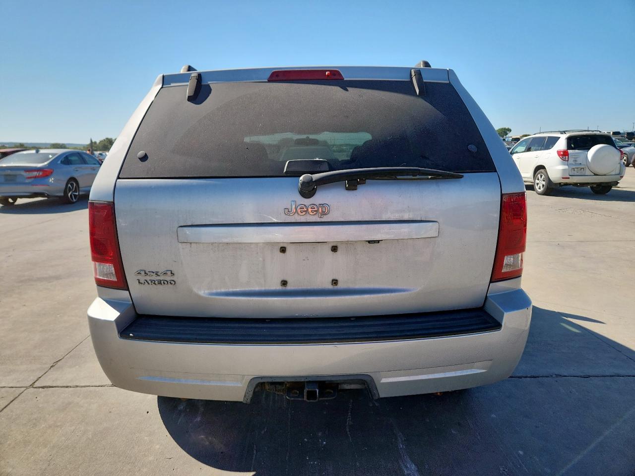 2010 Jeep Grand Cherokee Laredo VIN: 1J4PR4GK8AC120903 Lot: 84360235