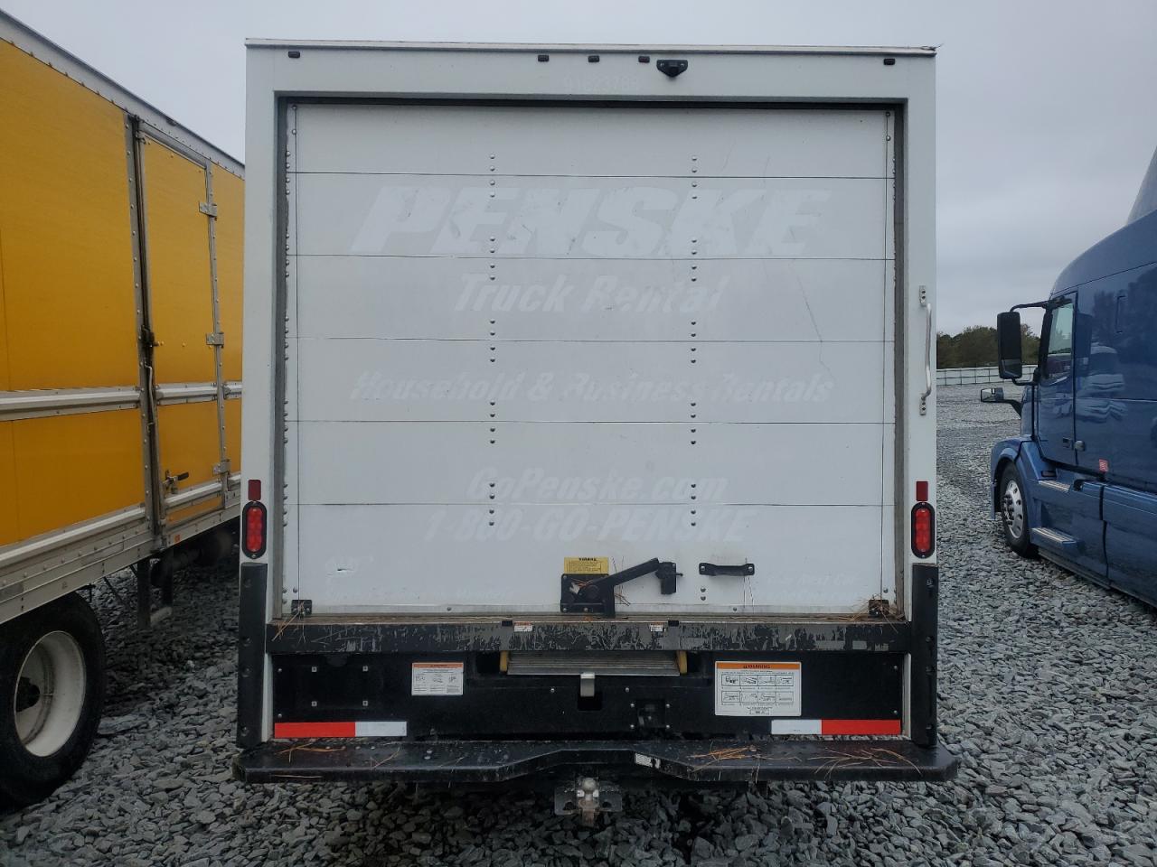 2021 GMC Savana Cut - Box Truck VIN: 7GZ37TC78MN012623 Lot: 90493395