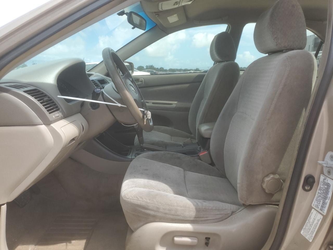 2002 Toyota Camry Le VIN: 4T1BE32K32U522526 Lot: 85570695