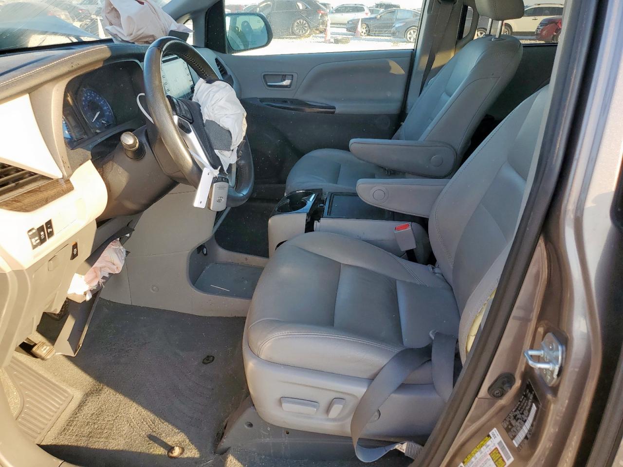 2020 Toyota Sienna Xle VIN: 5TDDZ3DC8LS240007 Lot: 84470845