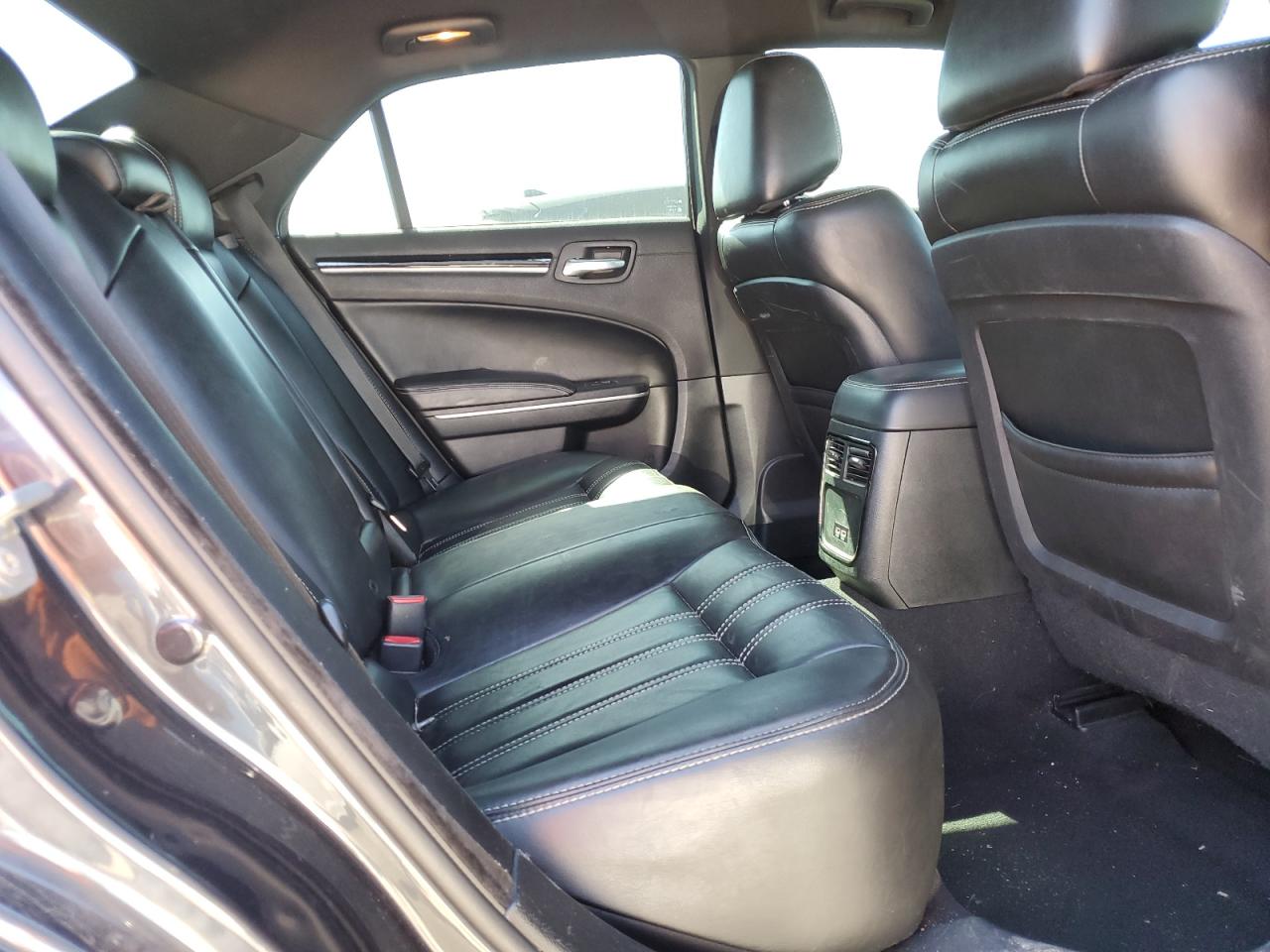 2019 Chrysler 300 S VIN: 2C3CCABG2KH555524 Lot: 87027495