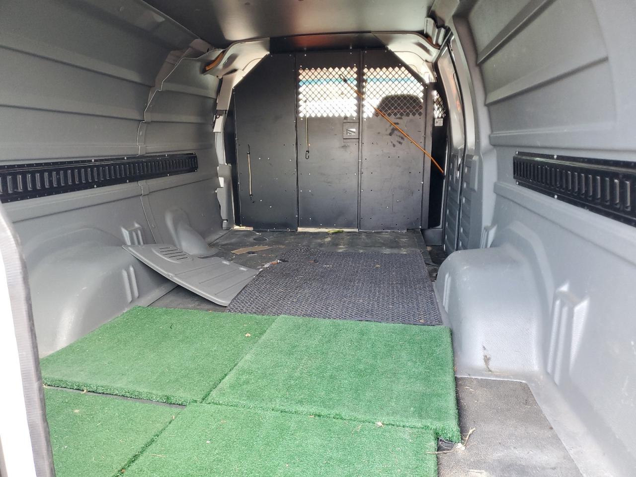 2005 Ford E-250 Delivery Van VIN: 1FTNS24WX5HA80815 Lot: 90370055