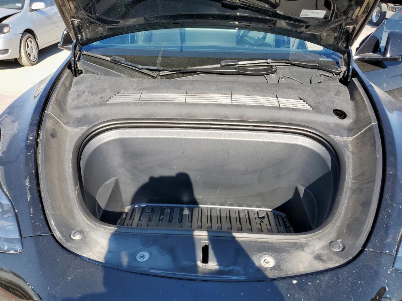 2024 Tesla Model Y VIN: 7SAYGDEE1RA302874 Lot: 82352675