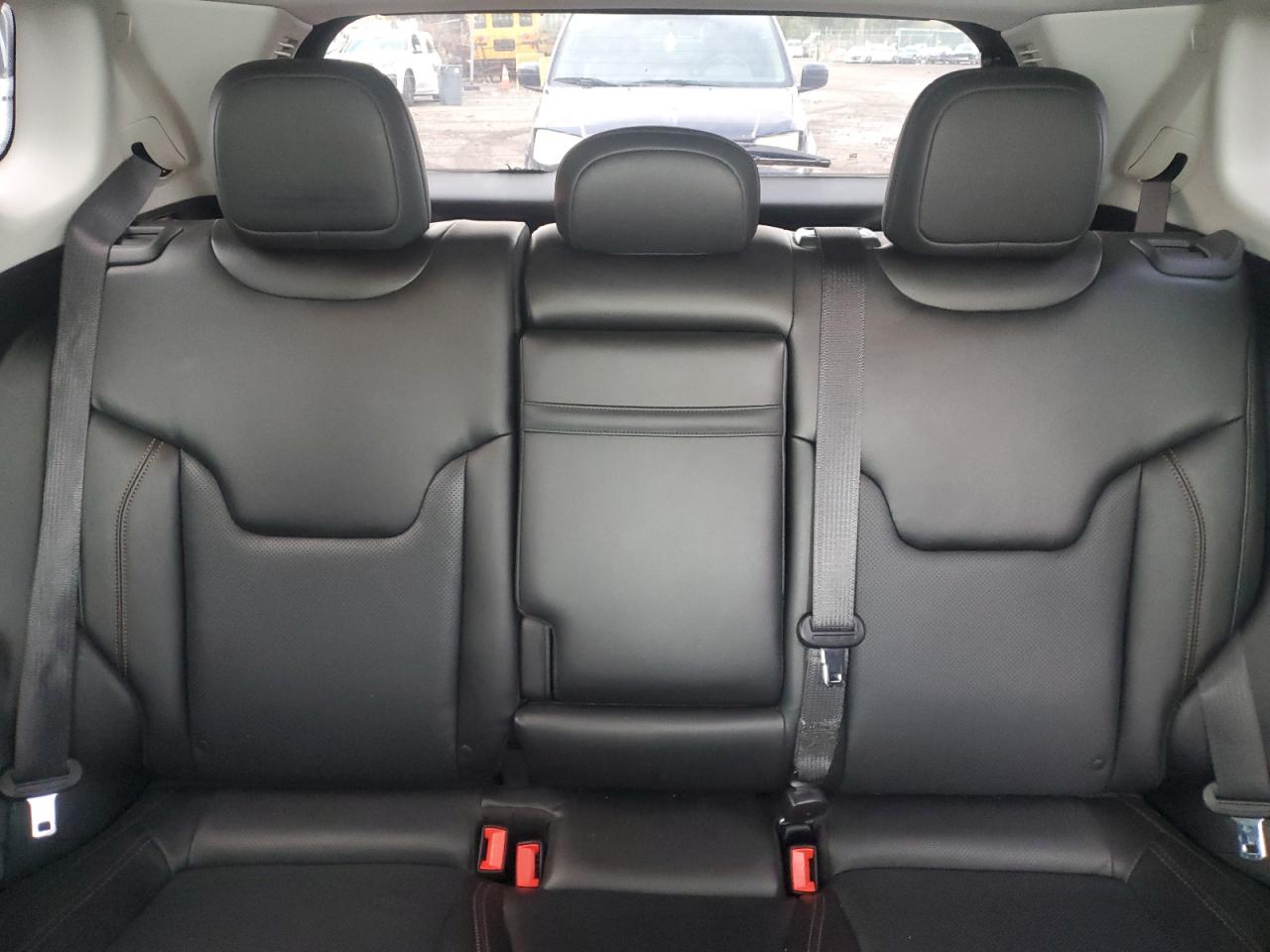 2018 Jeep Compass Limited VIN: 3C4NJDCB8JT143869 Lot: 82310405