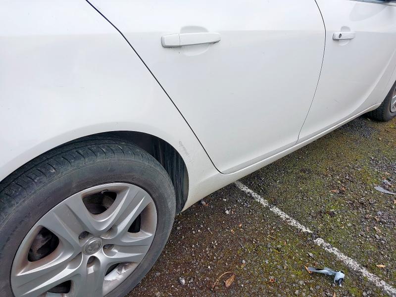 2010 VAUXHALL INSIGNIA 1.8I 16V EXCLUSIV 5DR