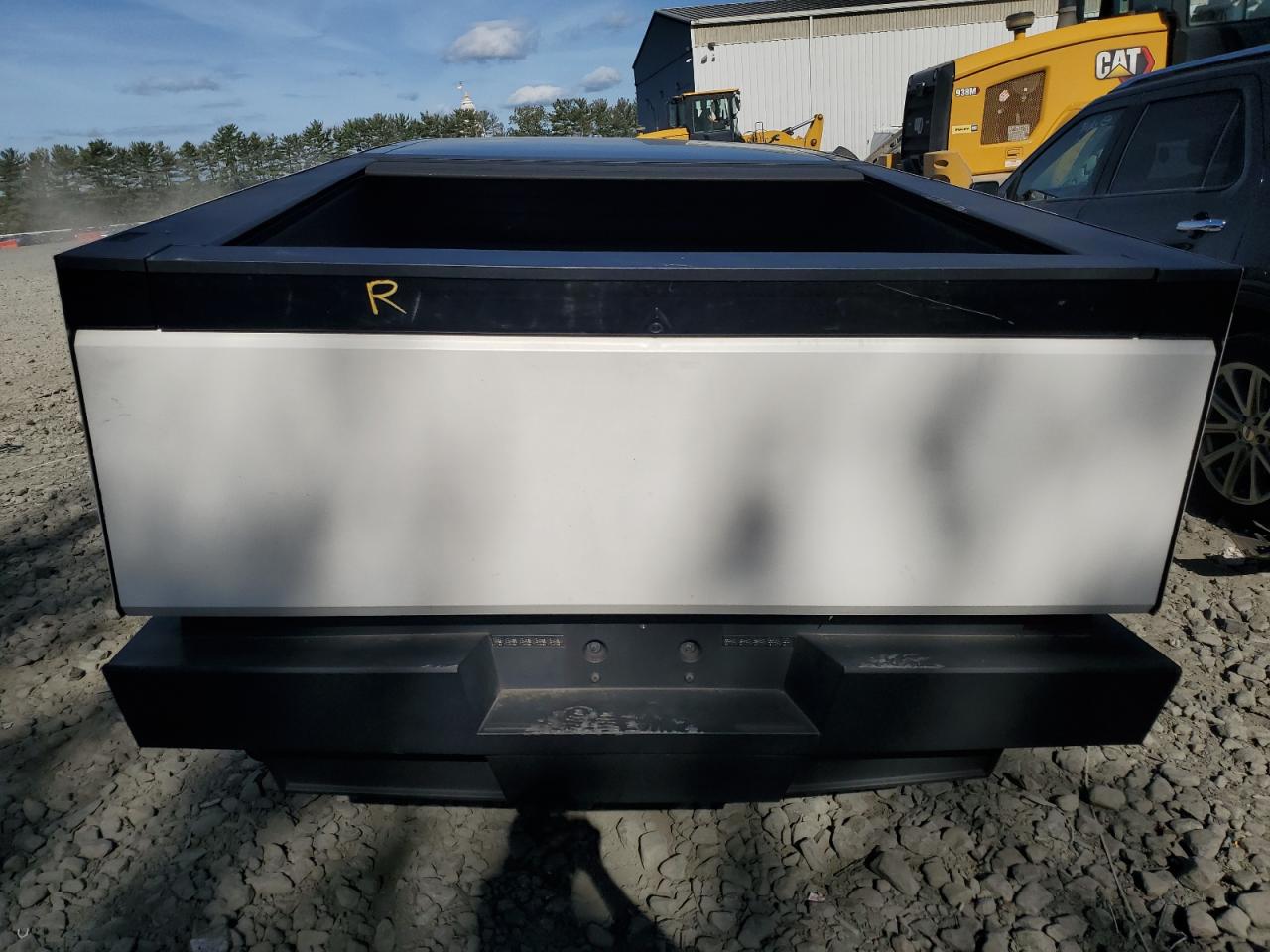 2024 Tesla Cybertruck VIN: 7G2CEHED2RA033731 Lot: 84400495