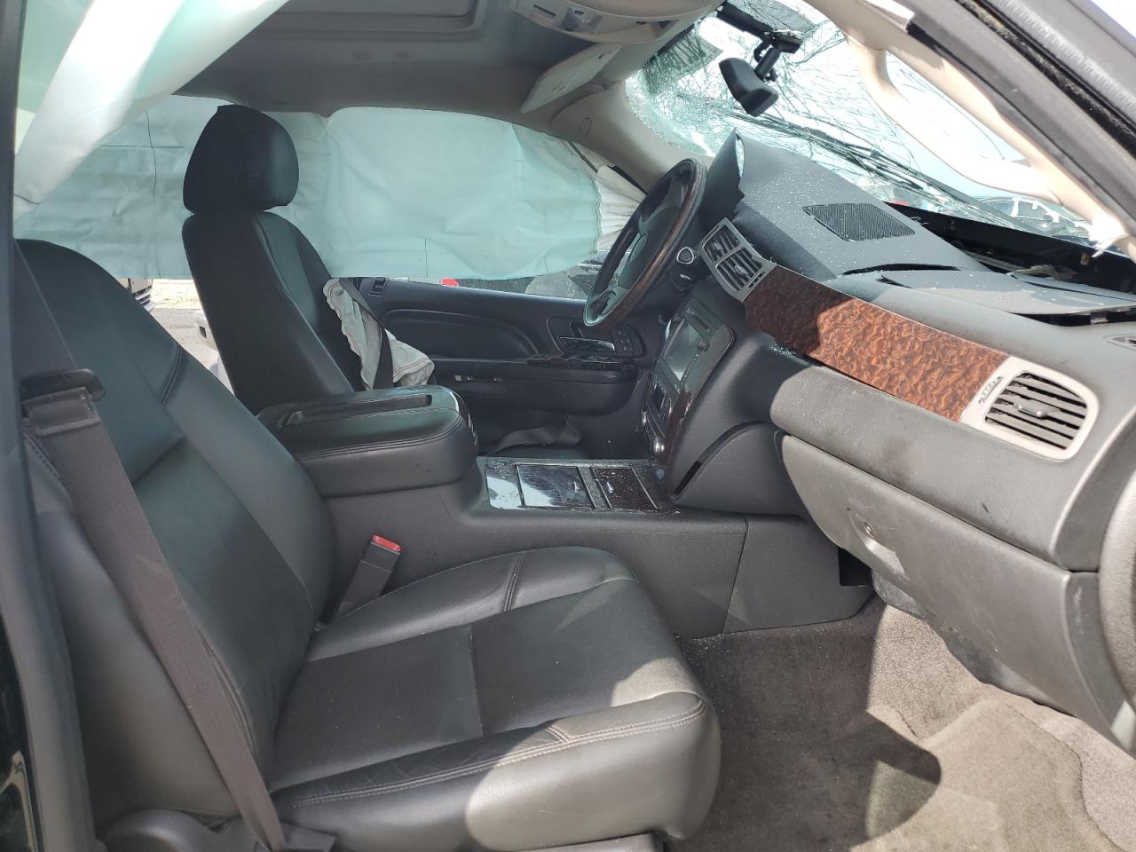 2013 GMC Yukon Xl Denali VIN: 1GKS2MEF2DR364434 Lot: 82218475