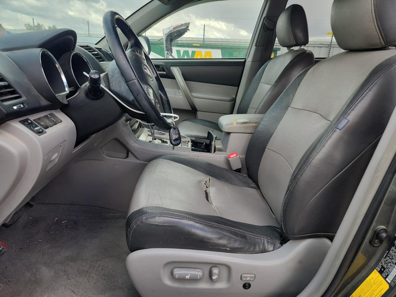 2008 Toyota Highlander Sport VIN: JTEES43A082057869 Lot: 82240955