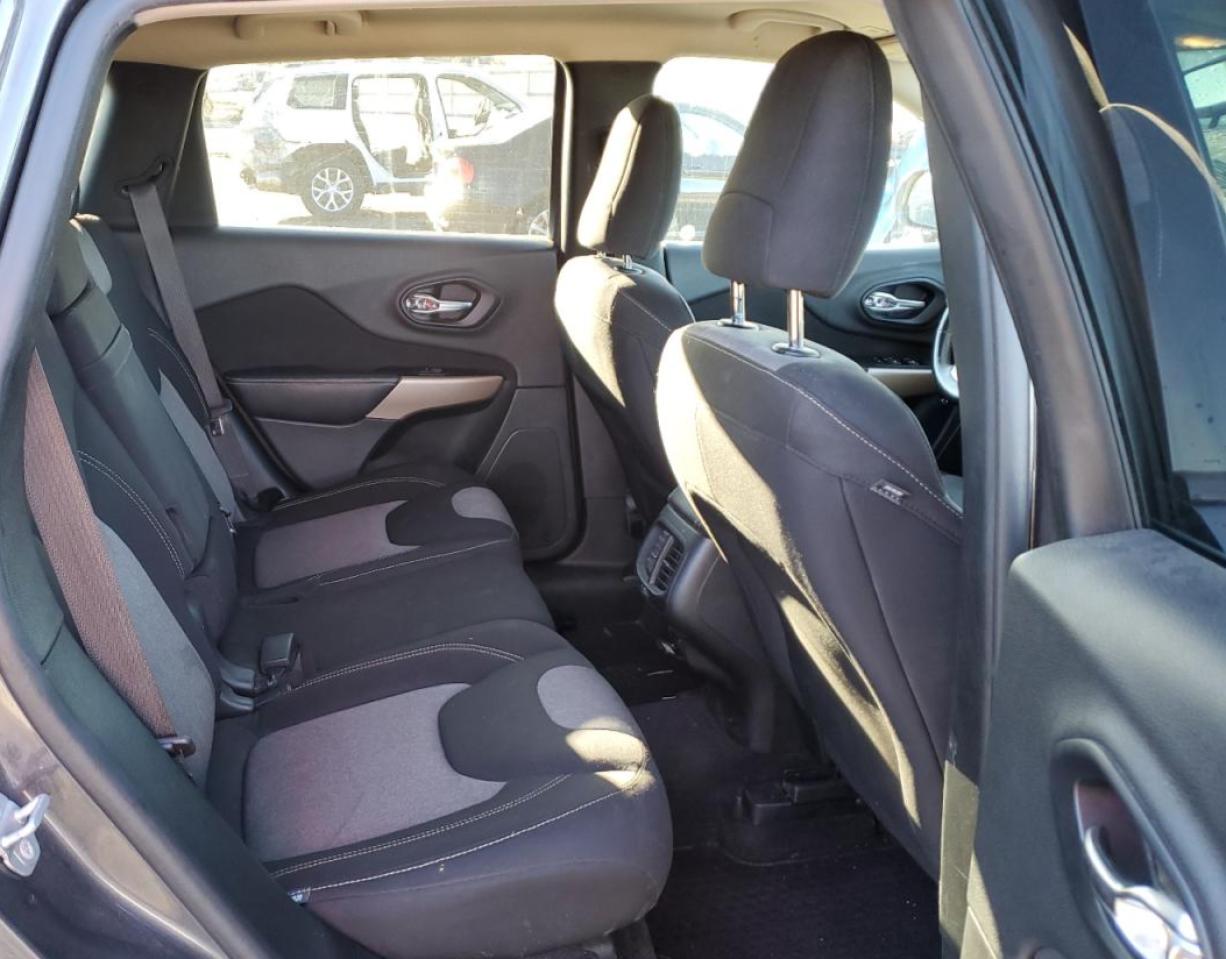 2018 Jeep Cherokee Latitude VIN: 1C4PJMCB6JD598928 Lot: 89634325