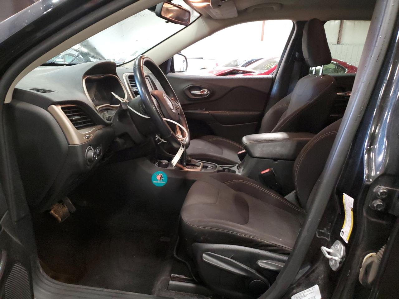 2015 Jeep Cherokee Latitude VIN: 1C4PJMCS8FW511400 Lot: 84751545