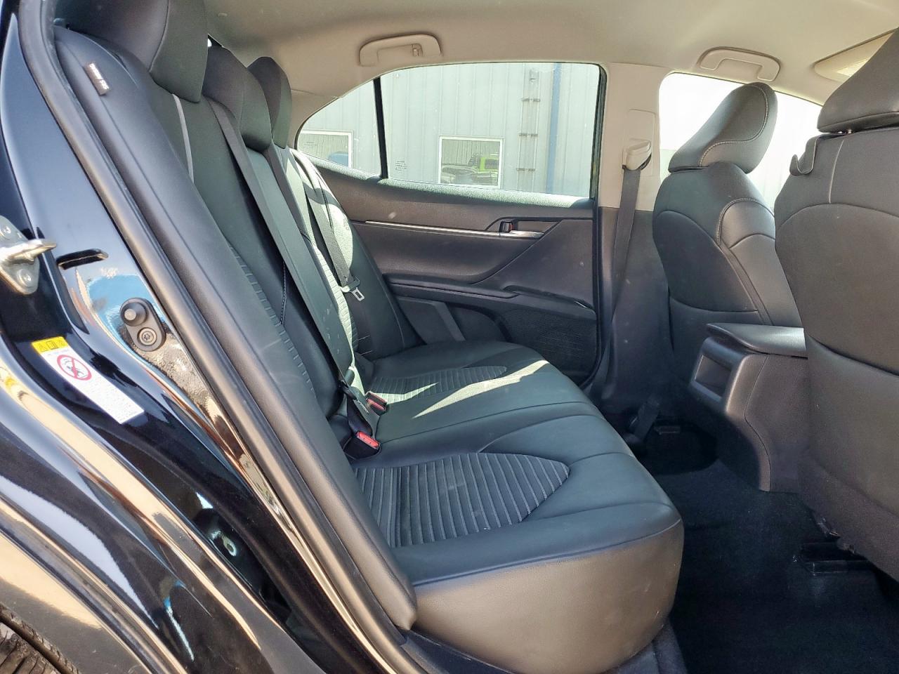 2018 Toyota Camry L VIN: 4T1B11HK1JU575067 Lot: 86090145