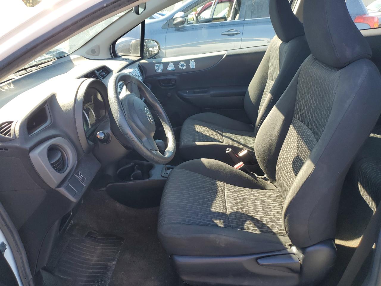 2014 Toyota Yaris VIN: VNKJTUD38EA005527 Lot: 84270645