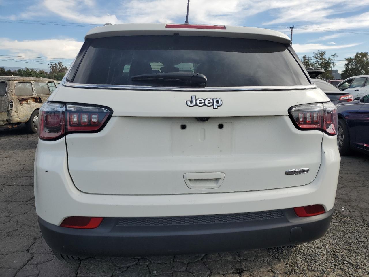 2018 Jeep Compass Latitude VIN: 3C4NJCBB8JT503413 Lot: 90652705