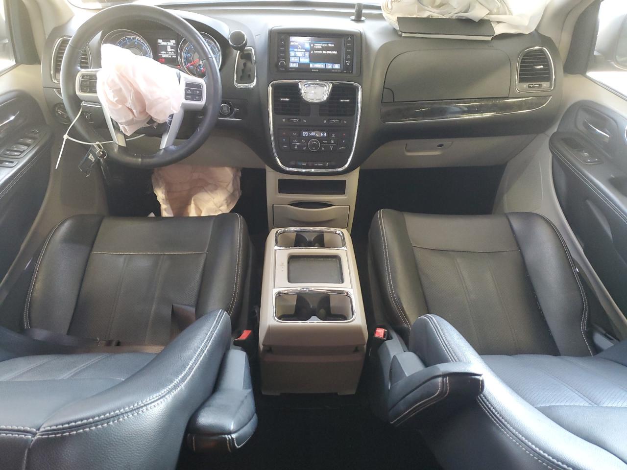 2015 Chrysler Town & Country Touring L VIN: 2C4RC1CG8FR506381 Lot: 86270875