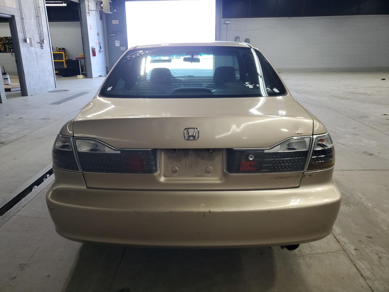 2002 Honda Accord Lx VIN: 1HGCG55462A049011 Lot: 86160375