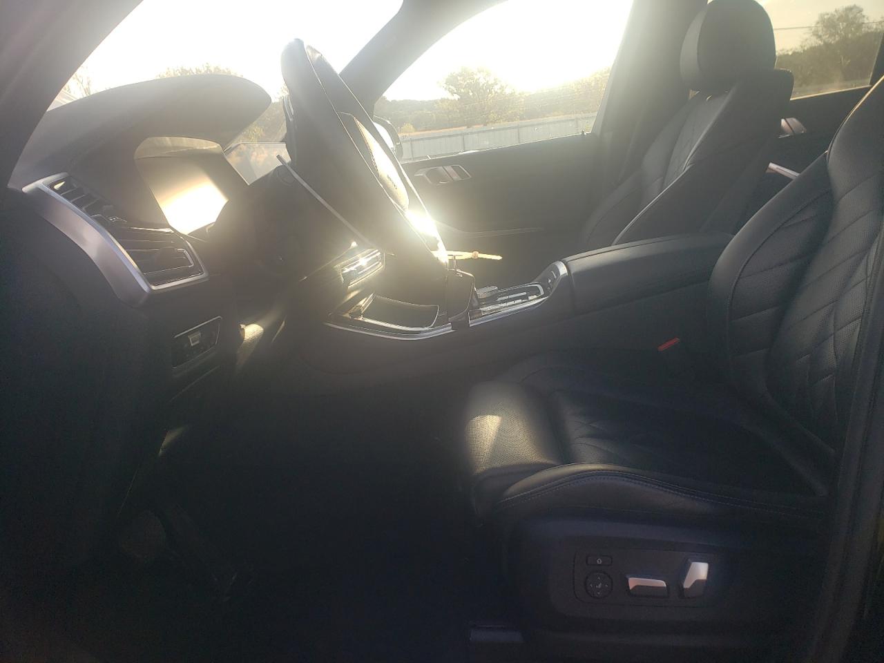 Фото: 5UXCR4C07P9N74525