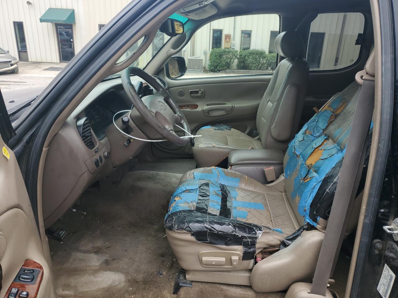 2000 Toyota Tundra Access Cab Limited VIN: 5TBRT3818YS017823 Lot: 84816835