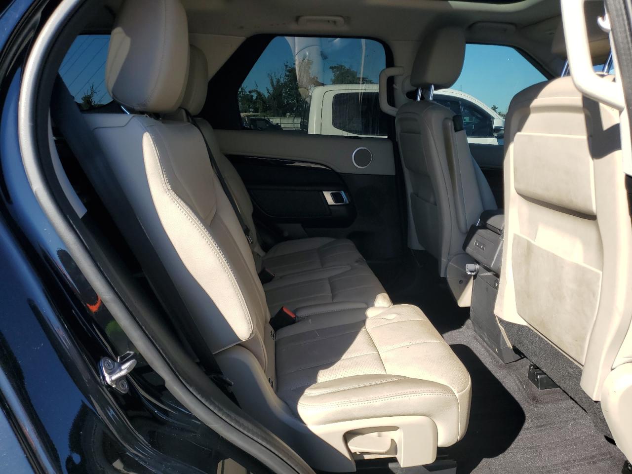 2020 Land Rover Discovery Se VIN: SALRG2RVXL2427488 Lot: 90950025